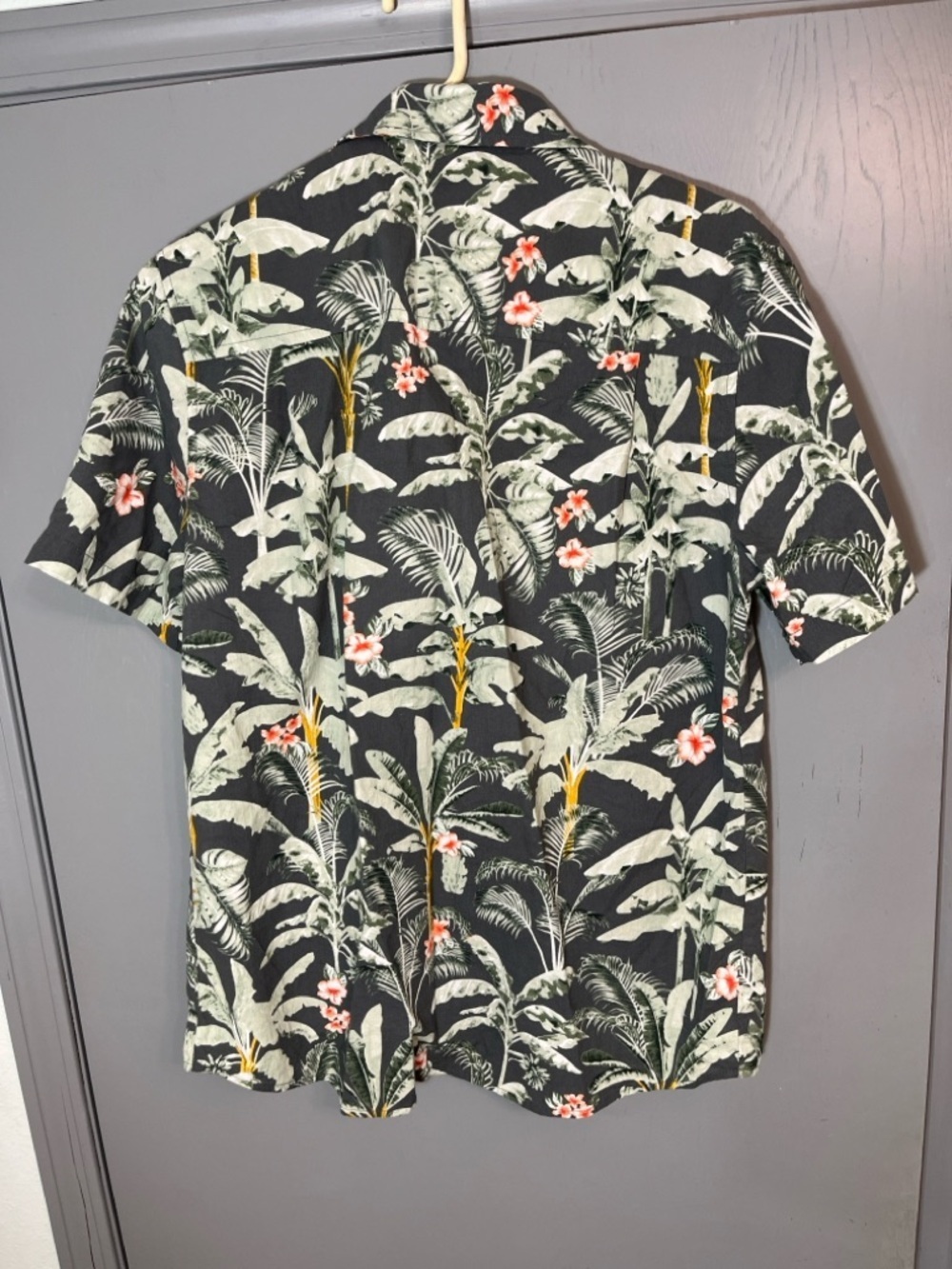 Men's Black Tropical Print Short-Sleeve Shirt size size medium all cotton - Picture 2 of 7